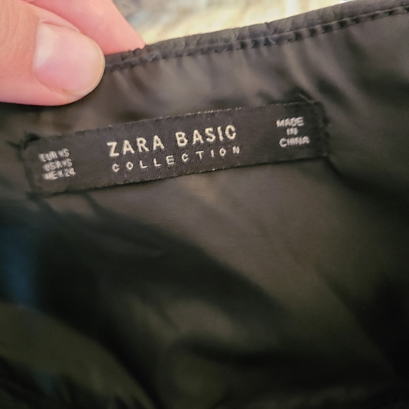 NEW Zara Basic Collection Faux Leather Skirt XS - Picture 4 of 10